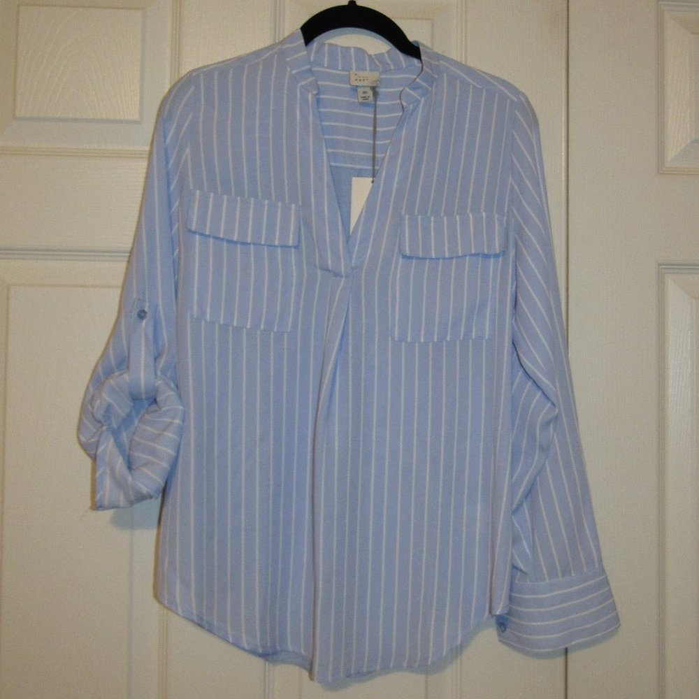 NWT A New Day XS Blue/White Striped V-Neck with Pockets Top